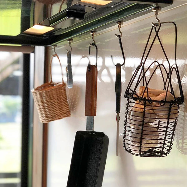 Strong Magnetic Storage Hooks