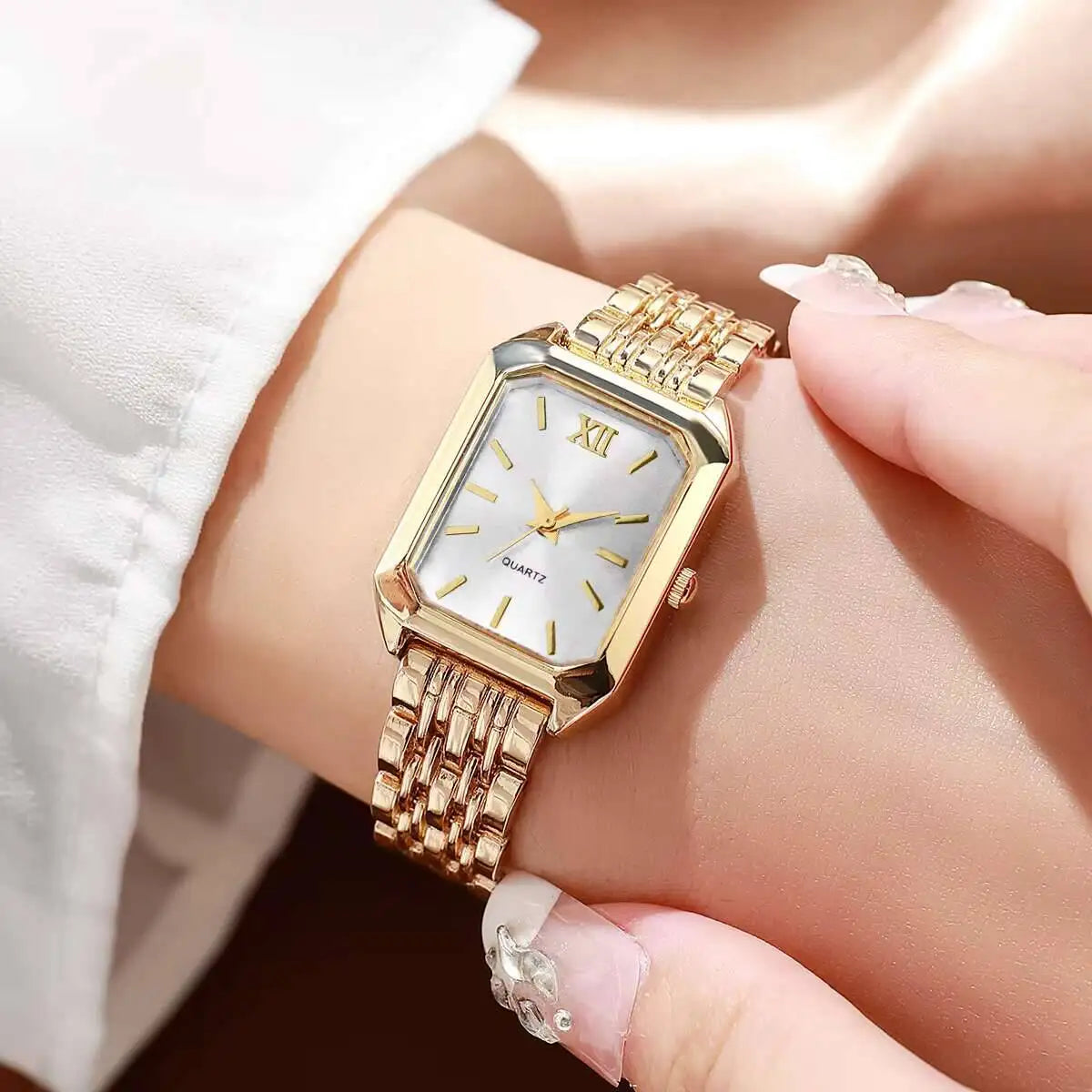 Elegant Women's Quartz Watch
